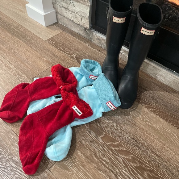 Hunter Rain Boots girls size 5 / Euro 36. With 2 pairs of Hunter socks. - Picture 4 of 6